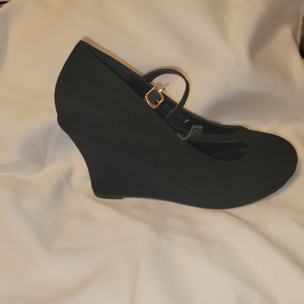 TOP Moda Black Wedge Shoes